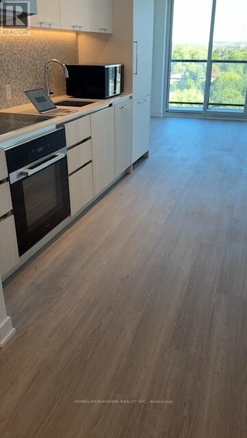 Property Photo:  8188 Yonge Street 810  ON L4J 0M2 