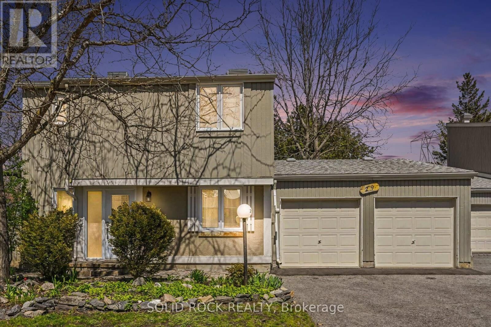 Property Photo:  29 Jackson Court  ON K2K 1B6 