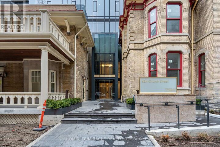 Property Photo:  634 Church Street 4101  ON M4Y 0G9 