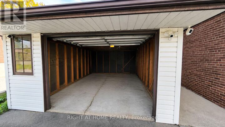 Property Photo:  27 Sussex Avenue  ON L4C 2E5 