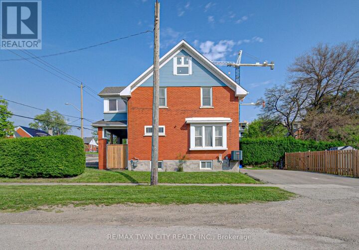 Property Photo: 281 Courtland Avenue North ON N2G 2V8
