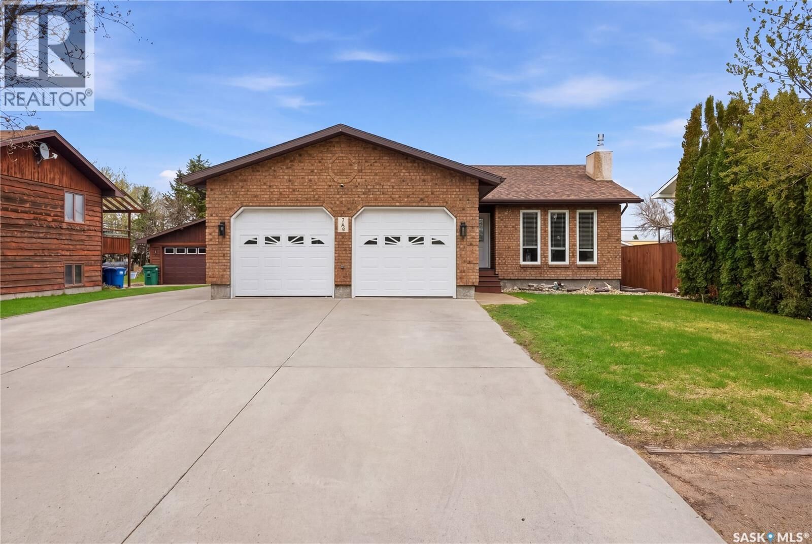 Property Photo:  165 3rd Street  SK S0G 3Z0 