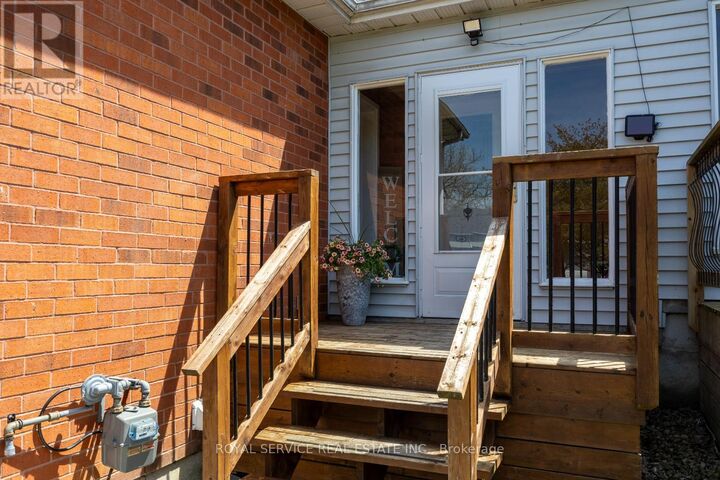 Property Photo: 54 Galbraith Court ON L1C 4P6