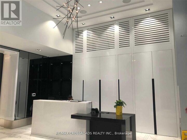 Property Photo:  403 Church Street 1907  ON M5B 1L6 