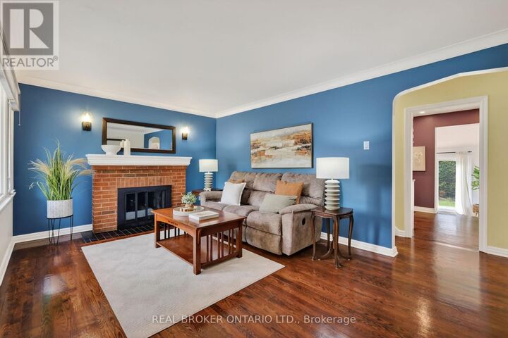Property Photo:  1572 Dorion Avenue  ON K1G 0J6 