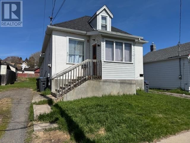 Property Photo:  42 Ontario St  ON P7B 3E9 