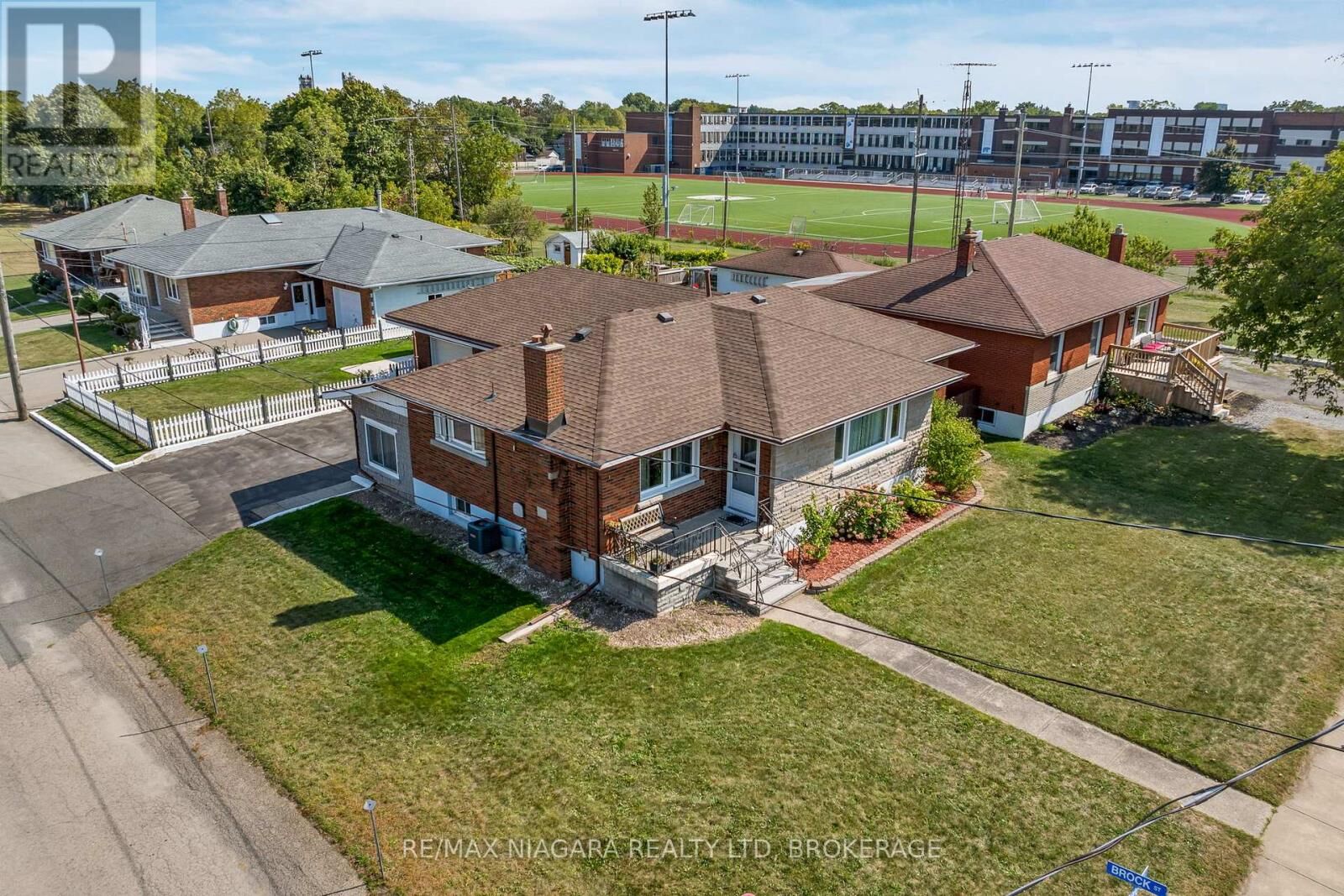 Property Photo:  419 Steele Street  ON L3K 4Y1 