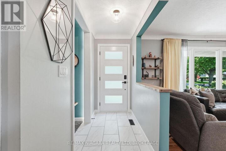 Property Photo:  11 Brucedale Avenue  ON L2M 2Z4 