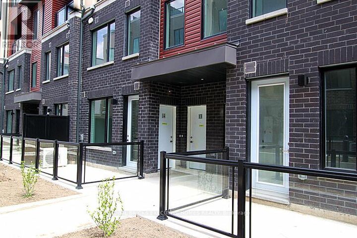 Property Photo: 3546 Colonial Drive 14 ON L5L 0C1