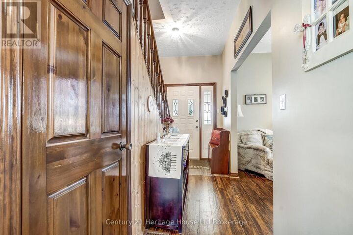 Photo de la propriété:  84 East Park Drive  ON N4S 3N2 