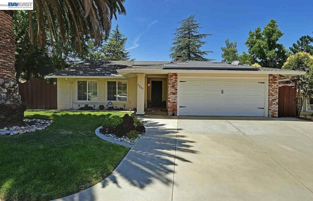 Property Photo: 1151 Bordeaux St CA 94566
