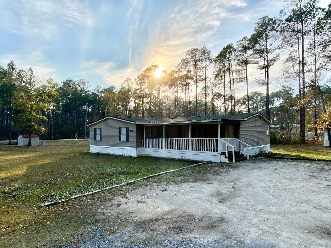 Property Photo: 2236 Old Jolly Bay Road FL 32439
