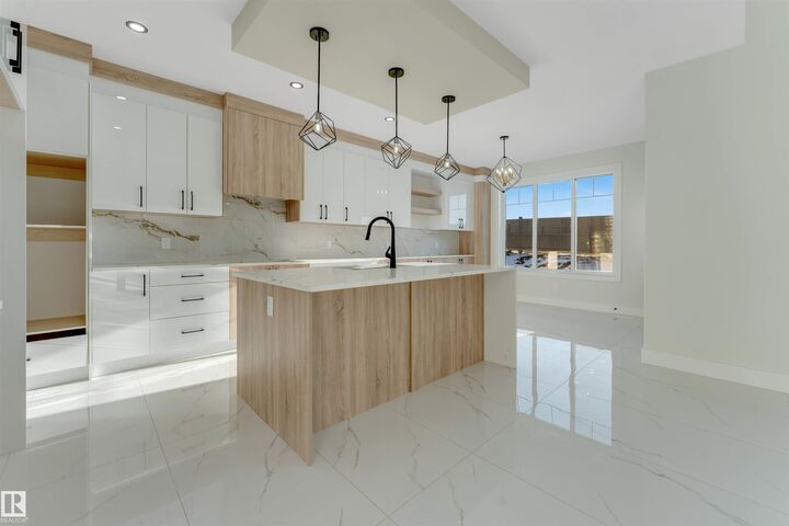 Property Photo:  3189 Granville Drive NW  AB T5T 7Z3 