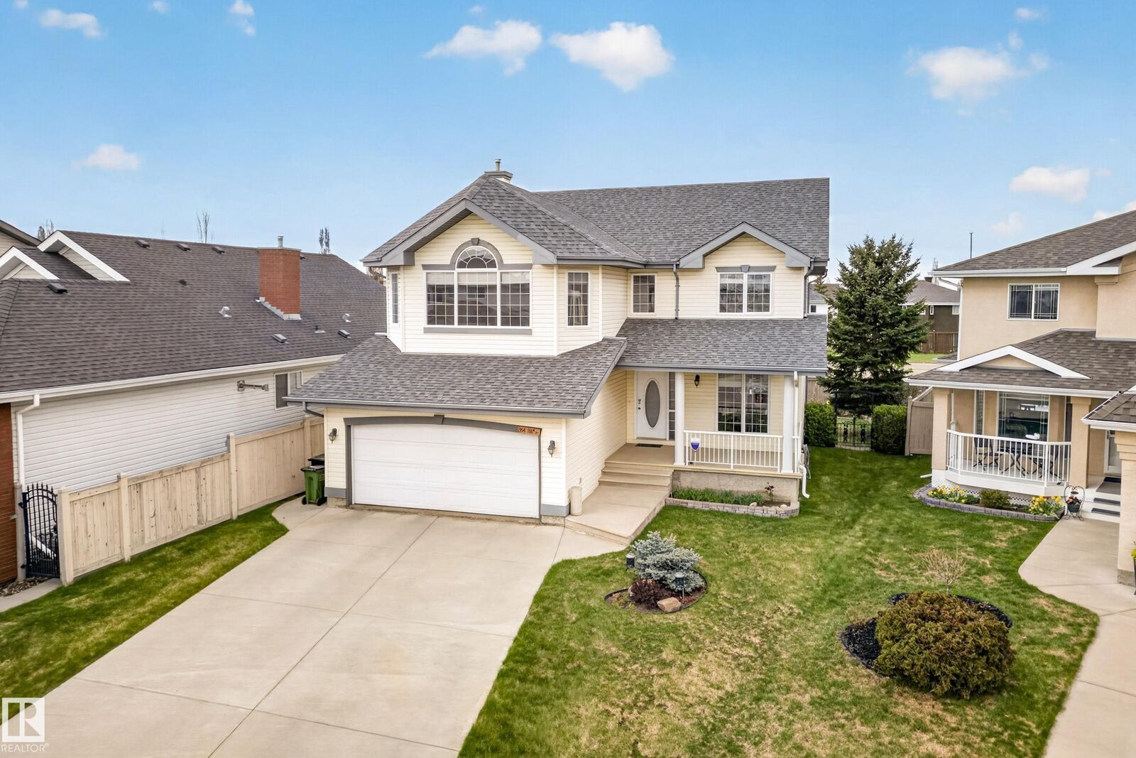 Property Photo:  1354 118A Street NW  AB T6J 7G2 