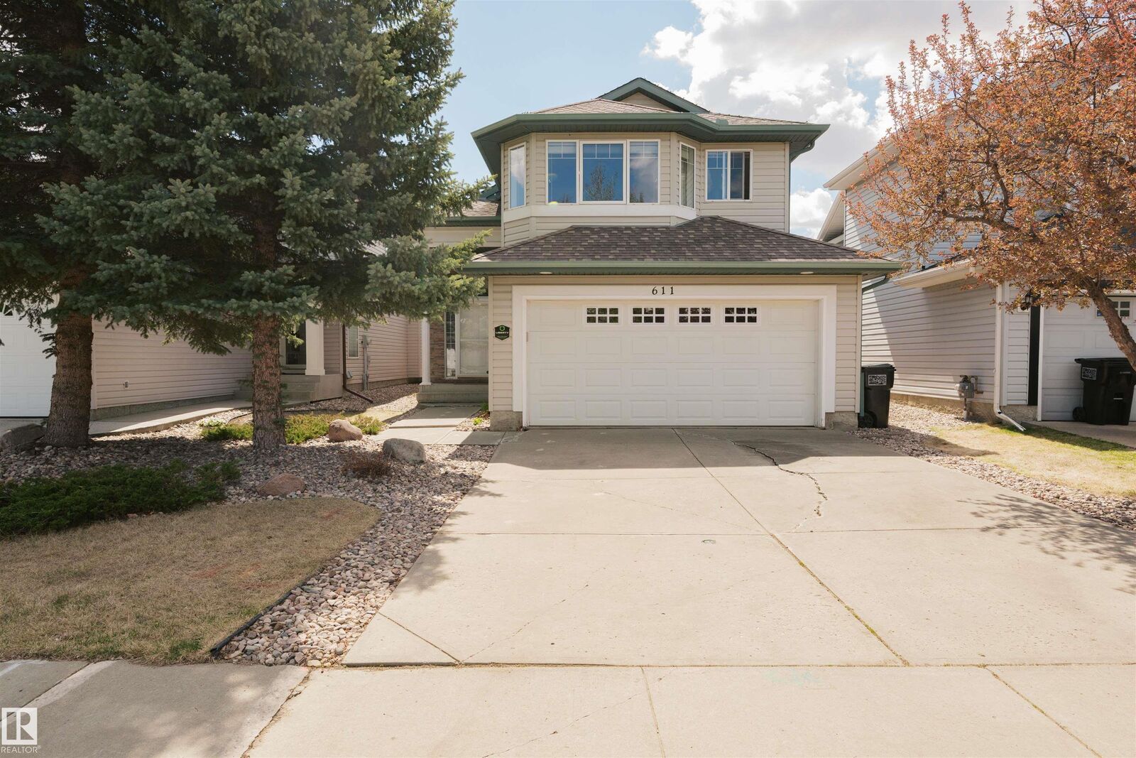 Property Photo:  611 Beck Close SW  AB T6W 1E6 