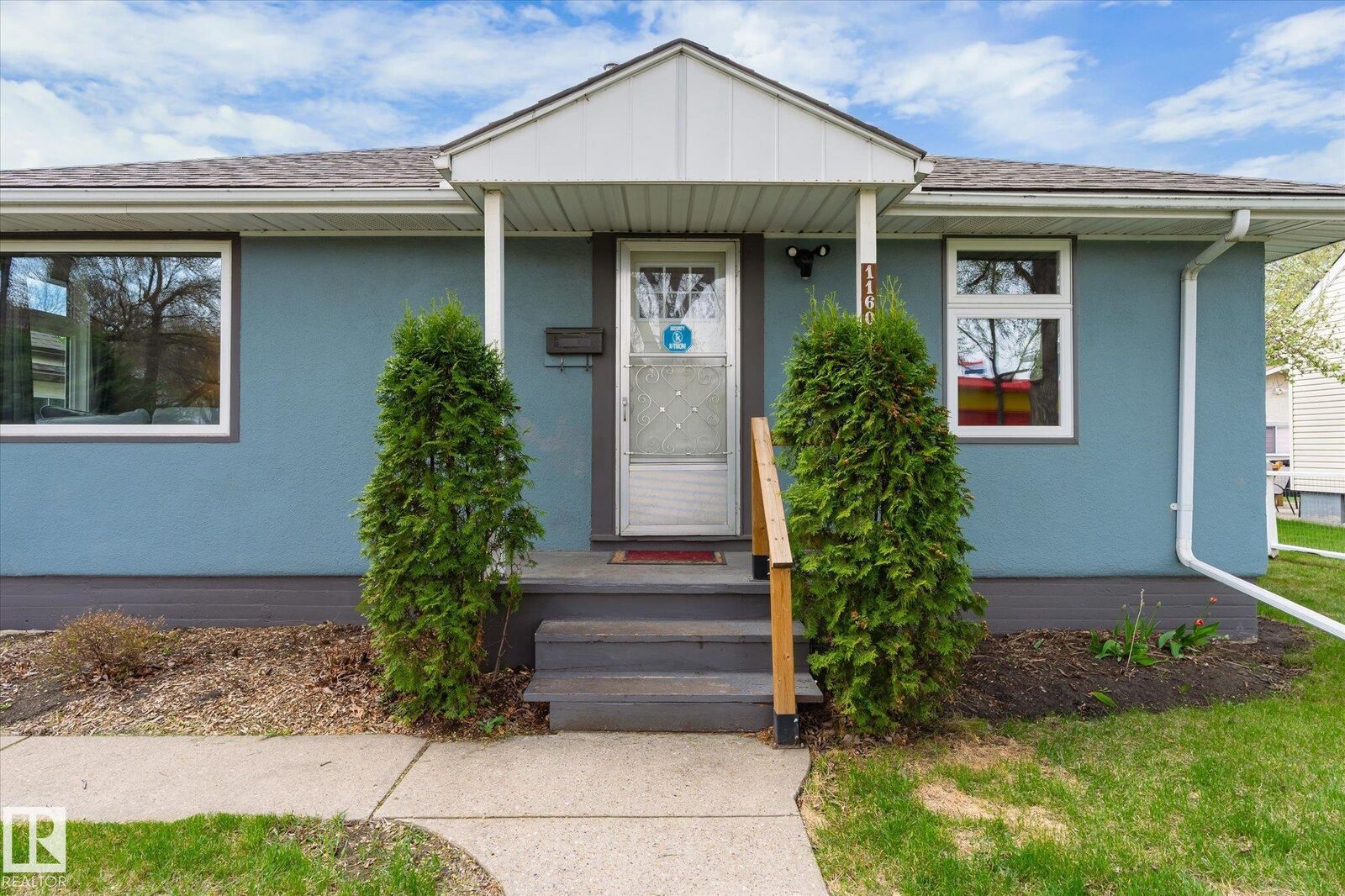 Property Photo:  11606 68 Street NW  AB T5B 1P3 