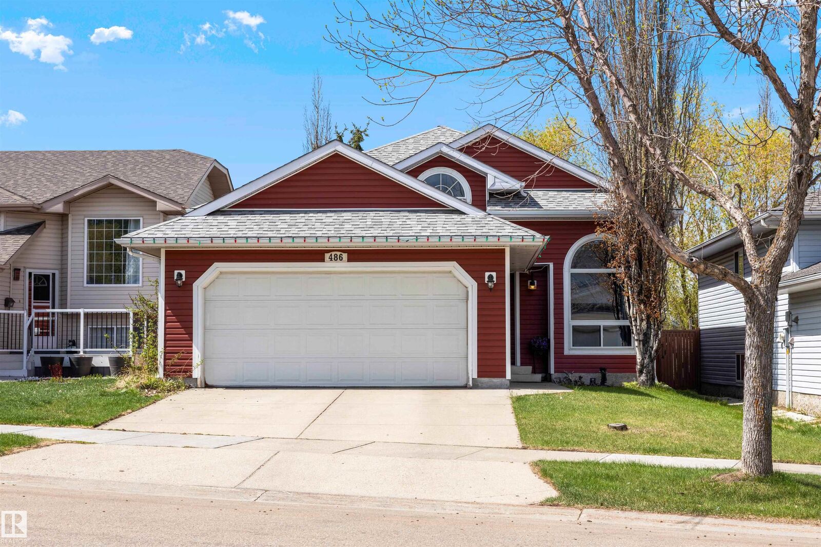 Property Photo:  486 Rainbow Crescent  AB T8A 5T6 