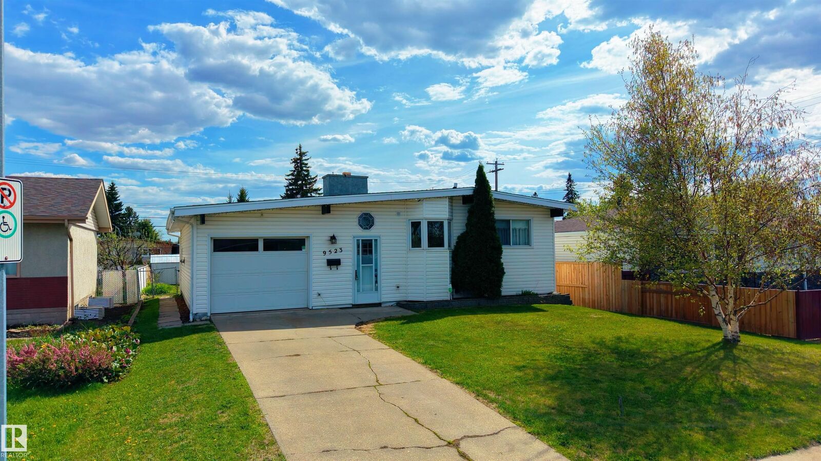Property Photo: 9523 134 Avenue NW AB T5E 1H8