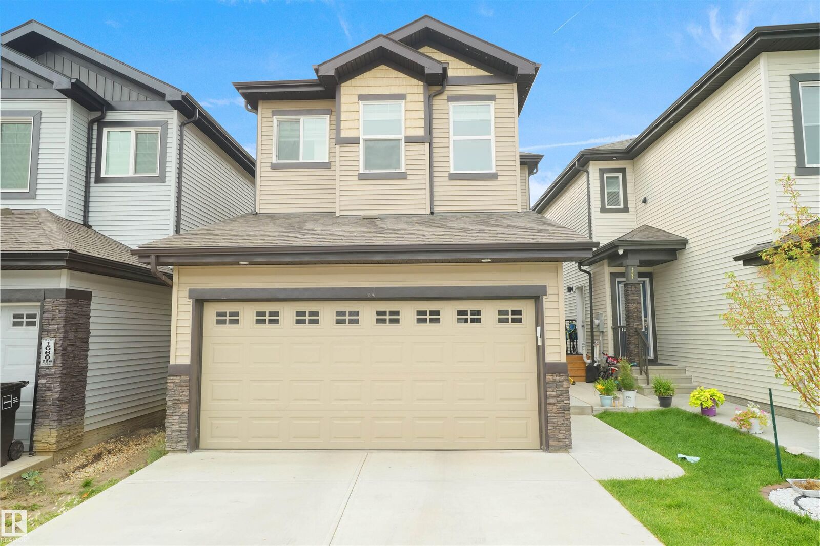 Property Photo: 1664 27 Street NW AB T6T 2T8