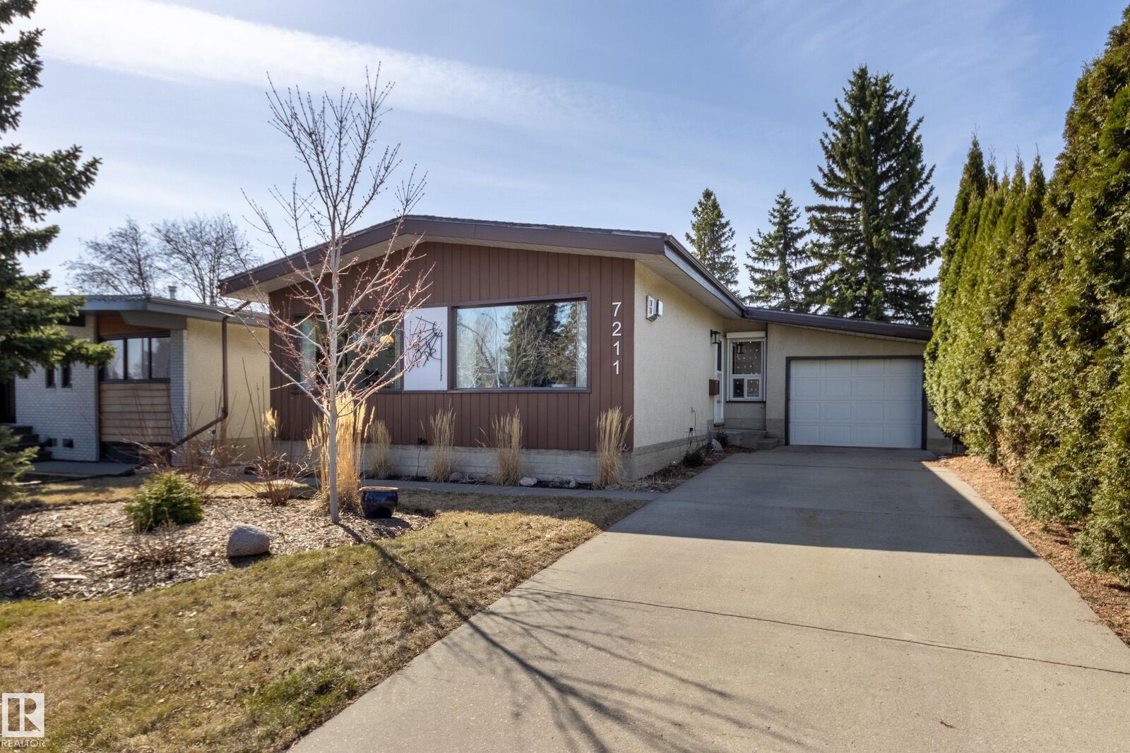 Property Photo: 7211 90 Avenue NW AB T6B 0P5