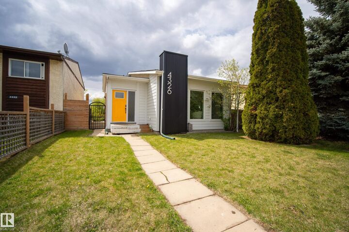 Property Photo:  4326 37 Street NW  AB T6L 4J7 