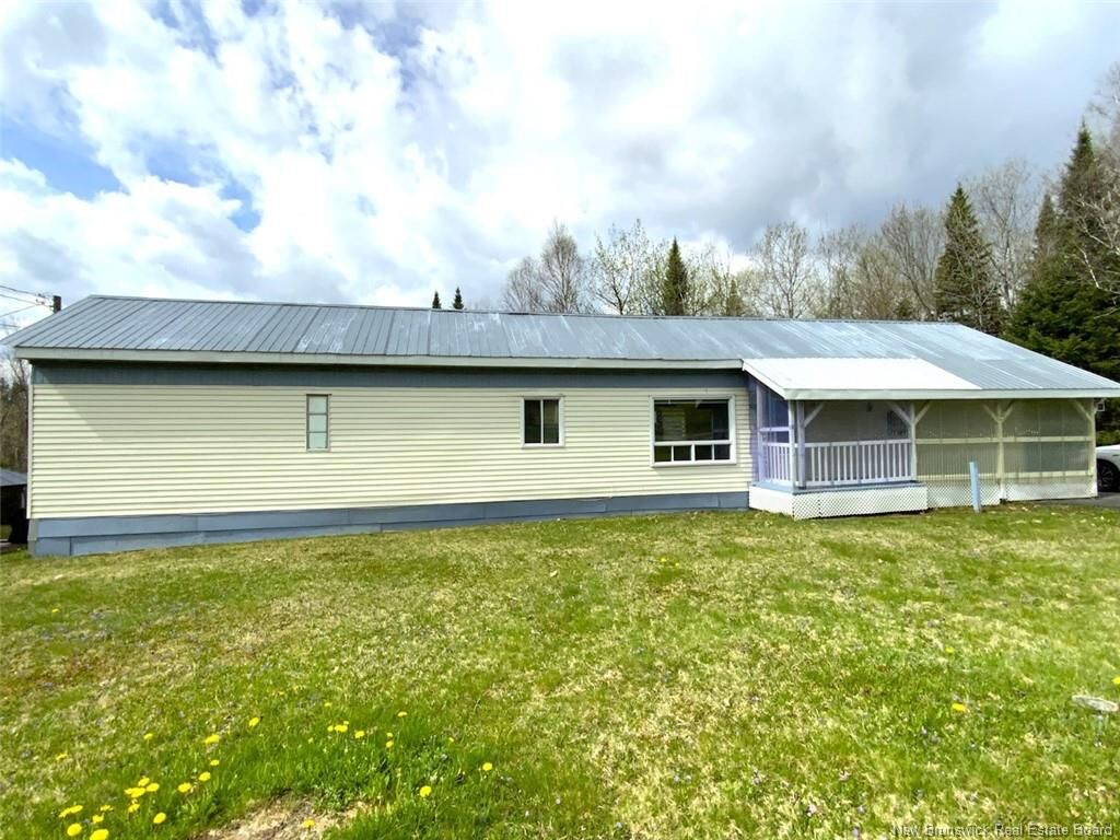 Property Photo:  98 Des érables Avenue  NB E7A 2C1 