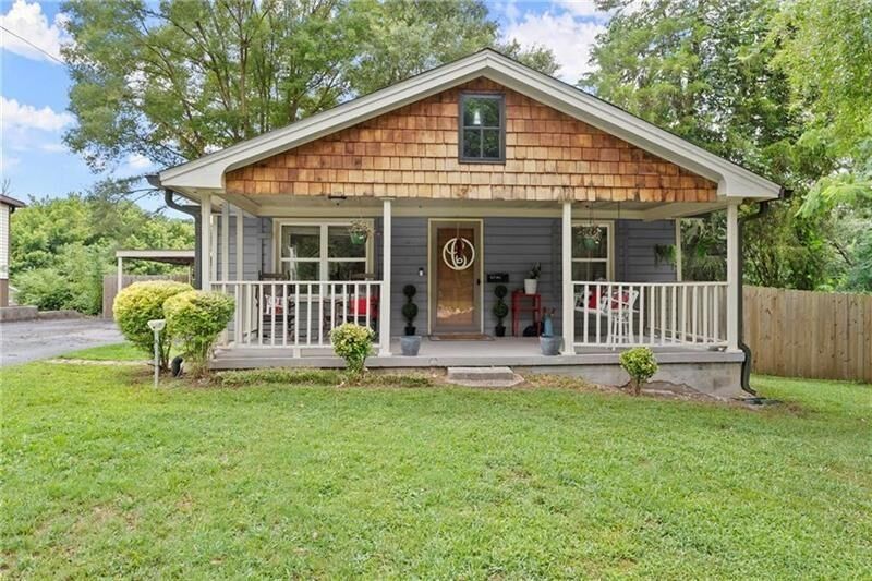 Property Photo: 190 Highland Avenue GA 30132