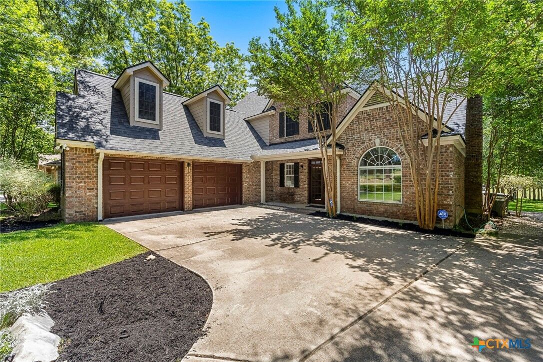 Property Photo: 2815 Chisholm Trail TX 76571