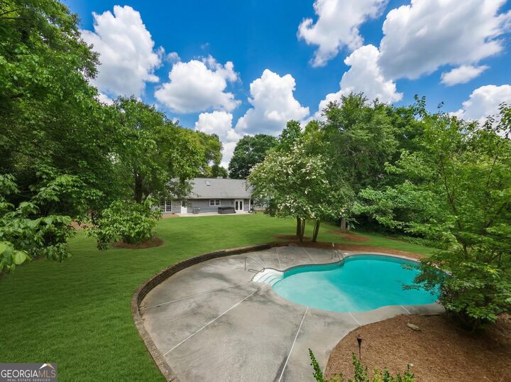 Property Photo:  555 Saddle Creek Circle  GA 30076 