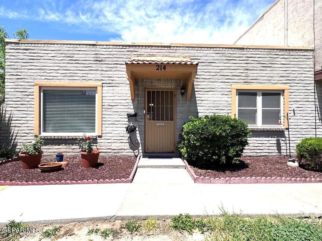 Property Photo: 214 Paso Noble Drive TX 79912