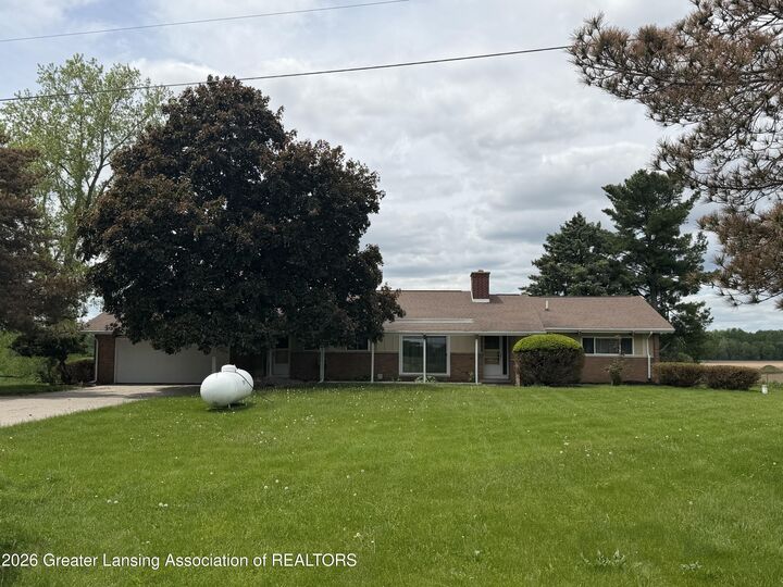 Property Photo:  