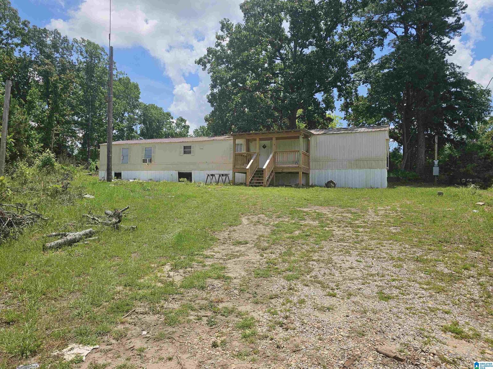 Property Photo: 686 County Road 121 AL 35085