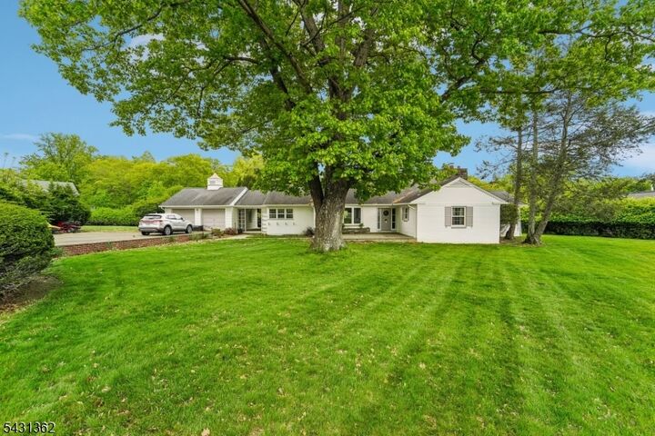 Property Photo: 6 Saw Mill Rd NJ 07508