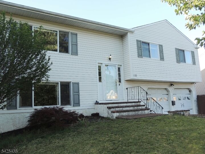 Property Photo:  118 Benart Pl  NJ 08846 