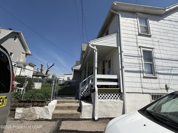 Property Photo:  522-524 Grant St  PA 18201 