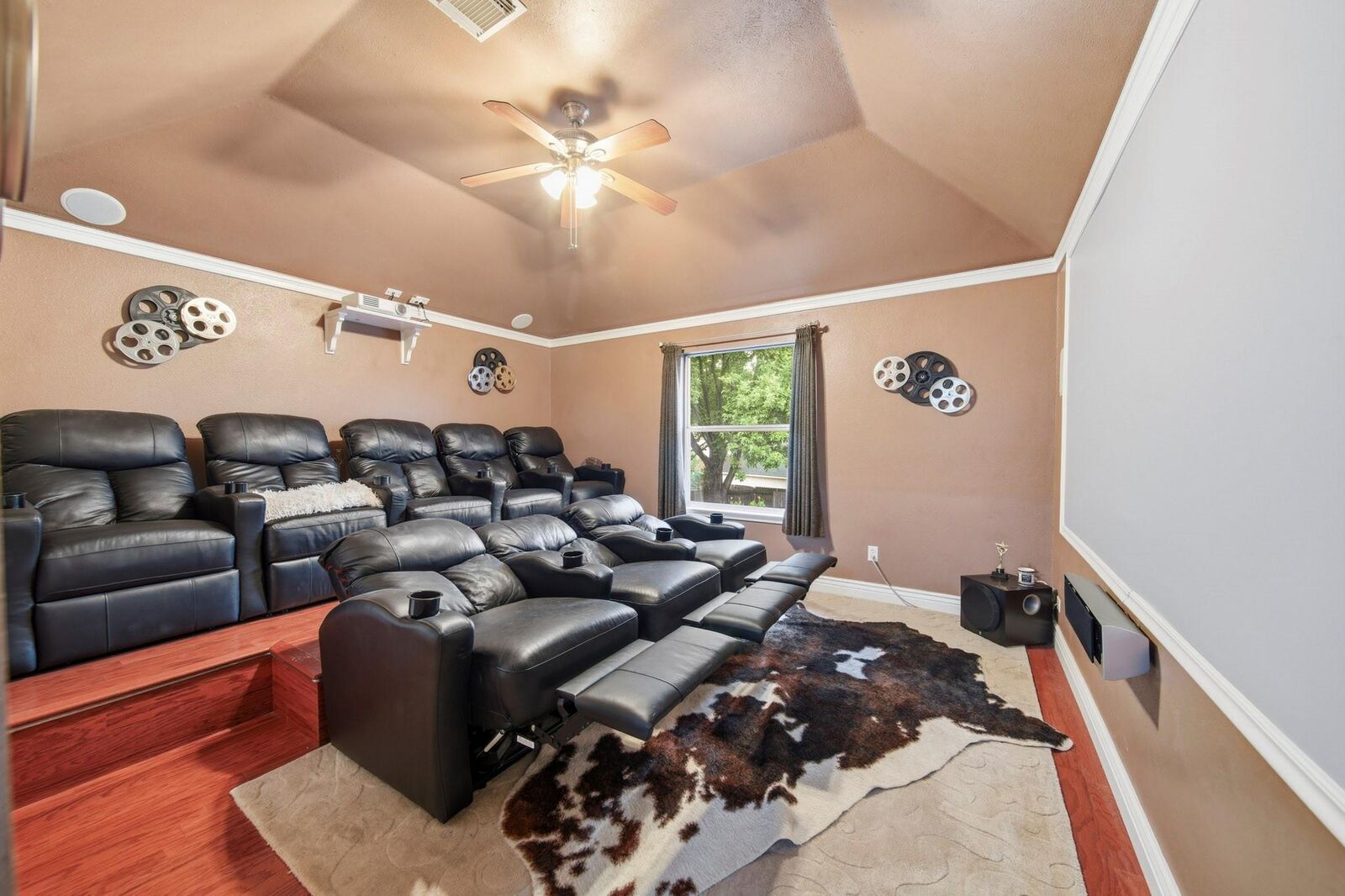 Property Photo: 20303 Silverwood Trail TX 77433