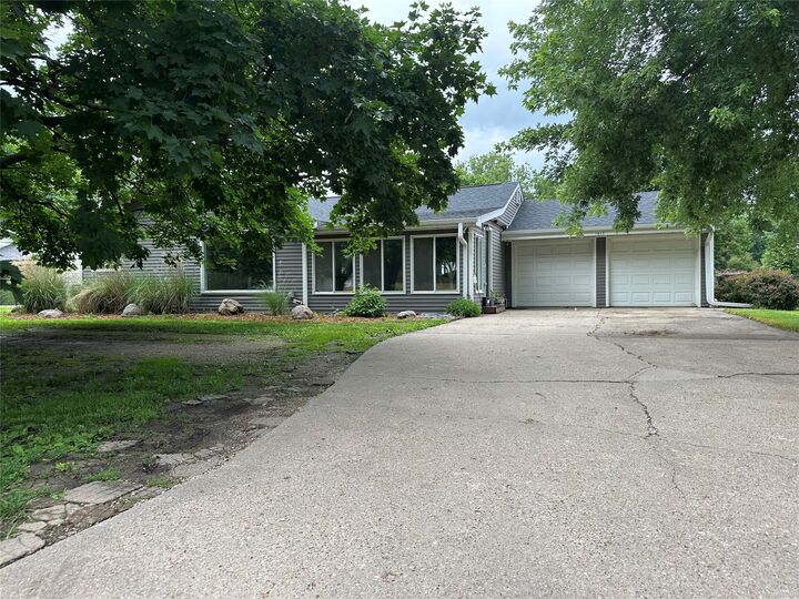 Property Photo: 1417 Ashworth Road IA 50265