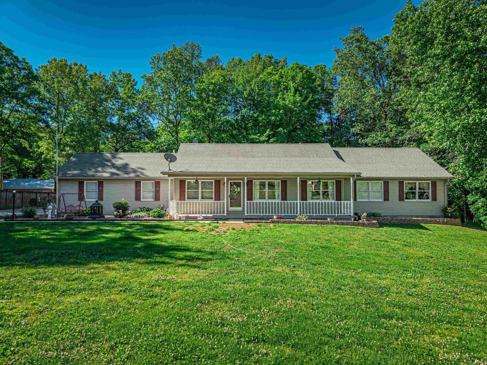 Property Photo: 1533 W Shelton Road IN 47601