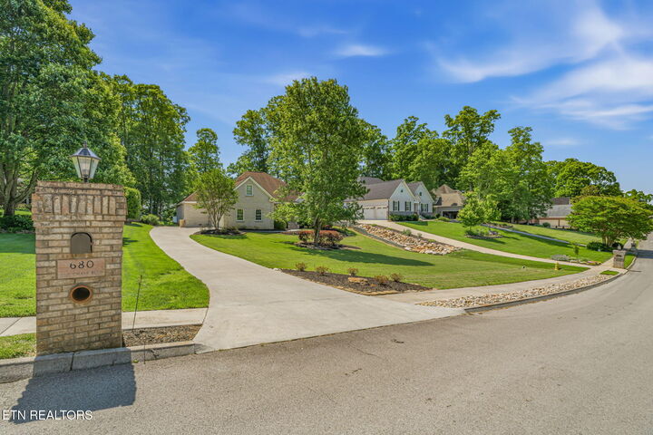 Property Photo: 680 Oak Chase Blvd TN 37772