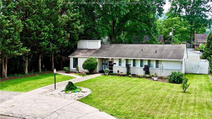 Property Photo:  4109 Virginia Avenue SE  WV 25304 