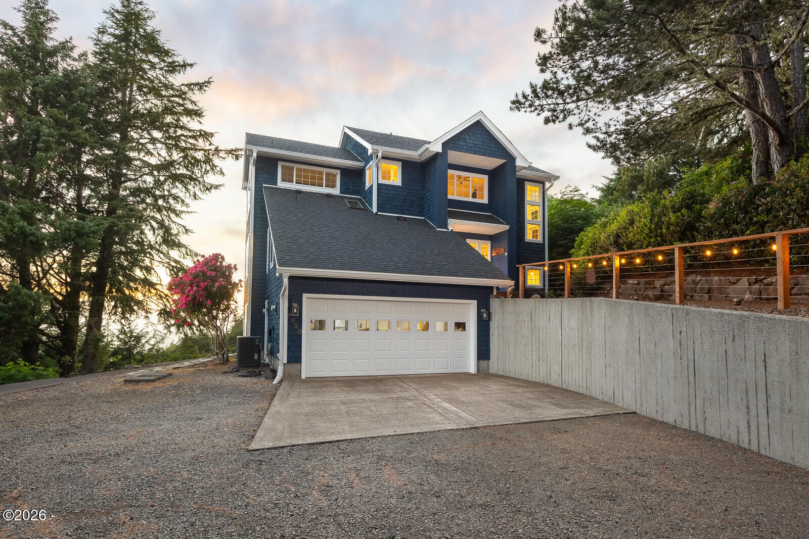 Property Photo:  4920 Hilltop Lane  OR 97149 