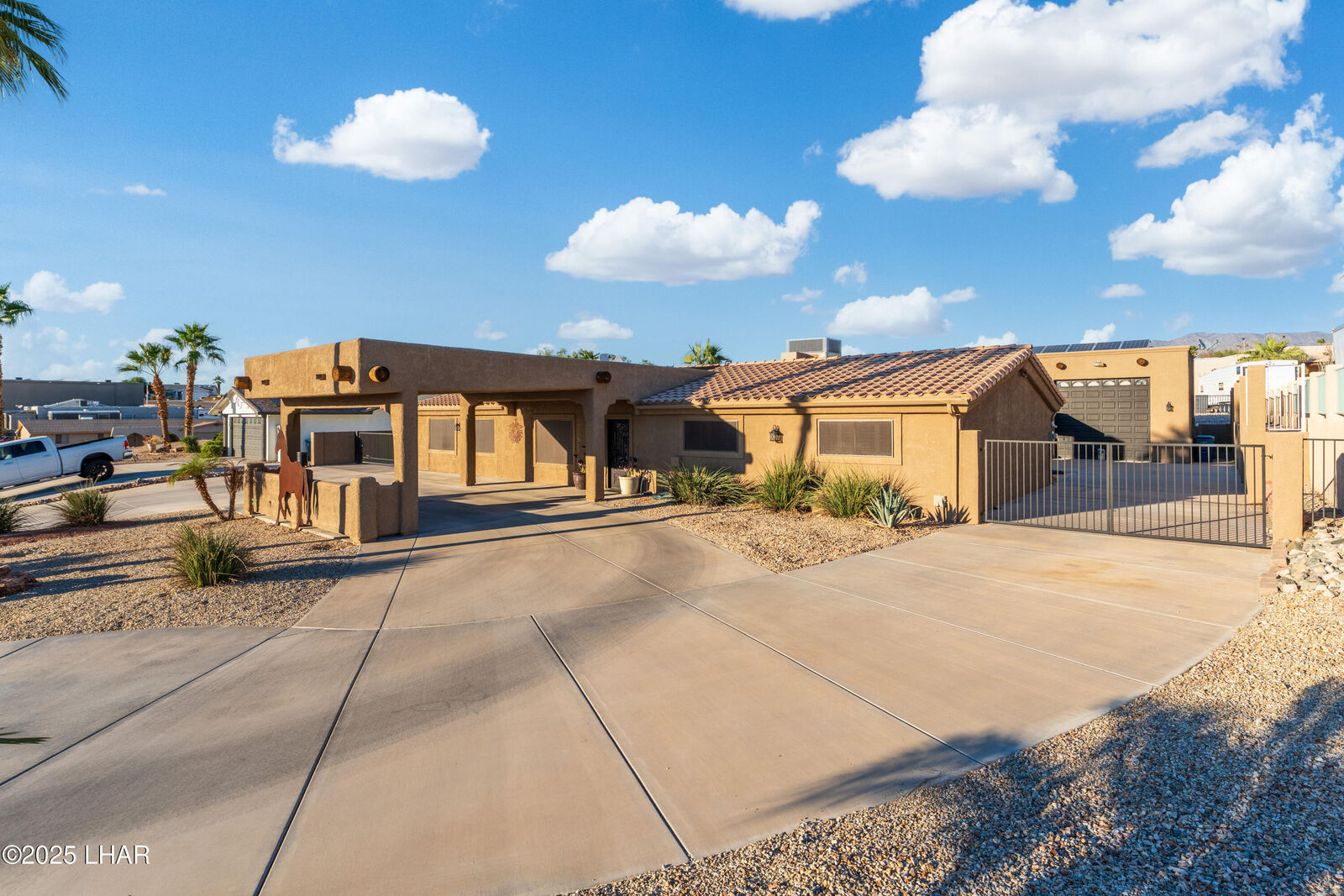 Property Photo: 660 N Wayside Dr AZ 86403
