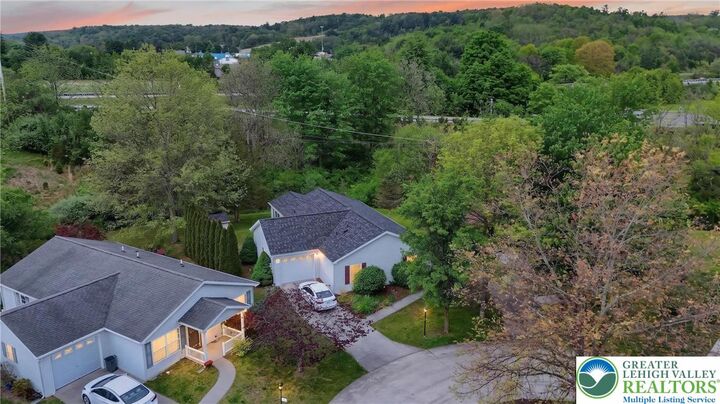 Property Photo: 860 Trestle Court PA 17963