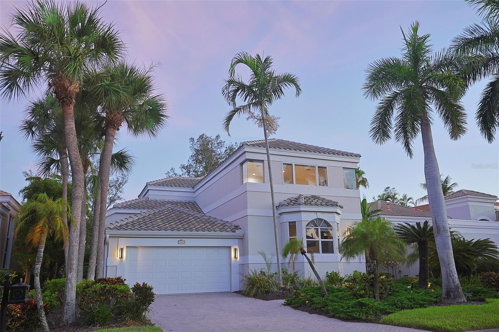Property Photo:  3527 Fair Oaks Lane  FL 34228 