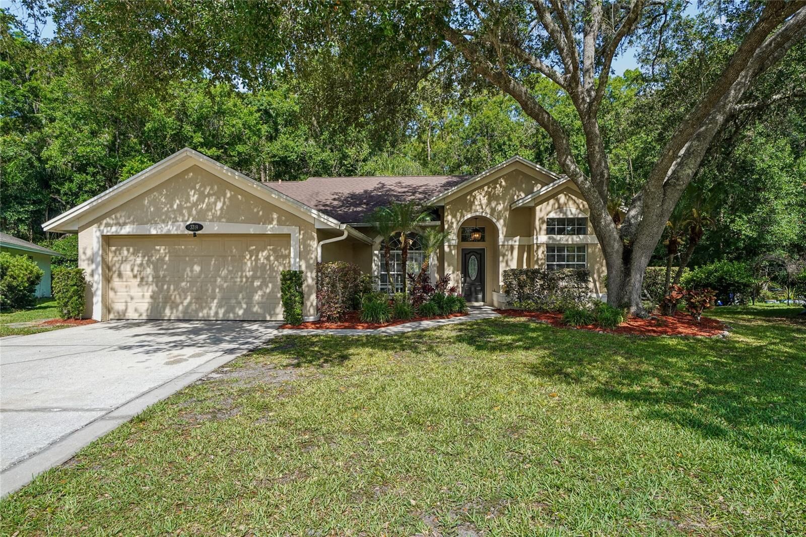 Property Photo:  3319 Laurelwood Court  FL 34688 