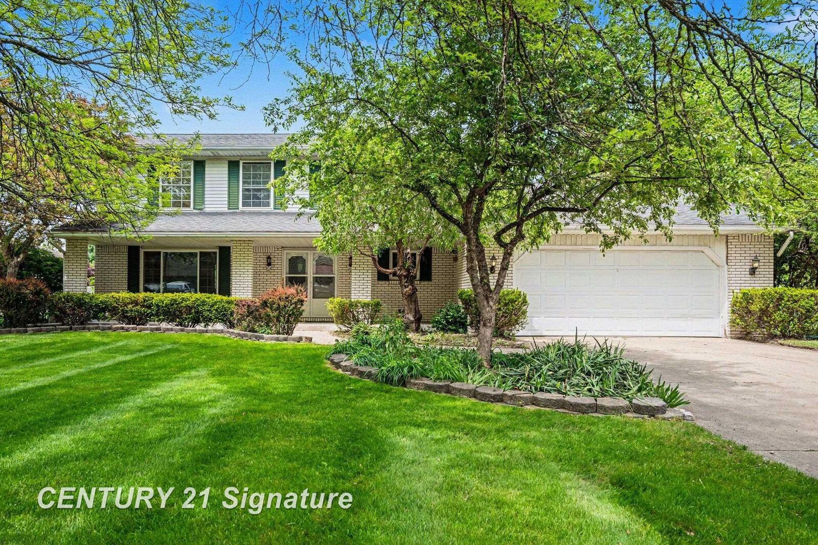Property Photo:  4554 Dogwood Lane  MI 48603 