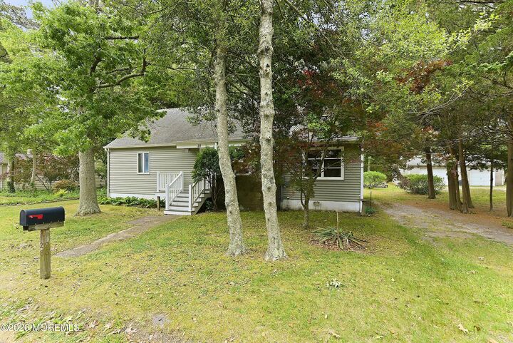 Property Photo:  28 Pennsylvania Avenue  NJ 08758 
