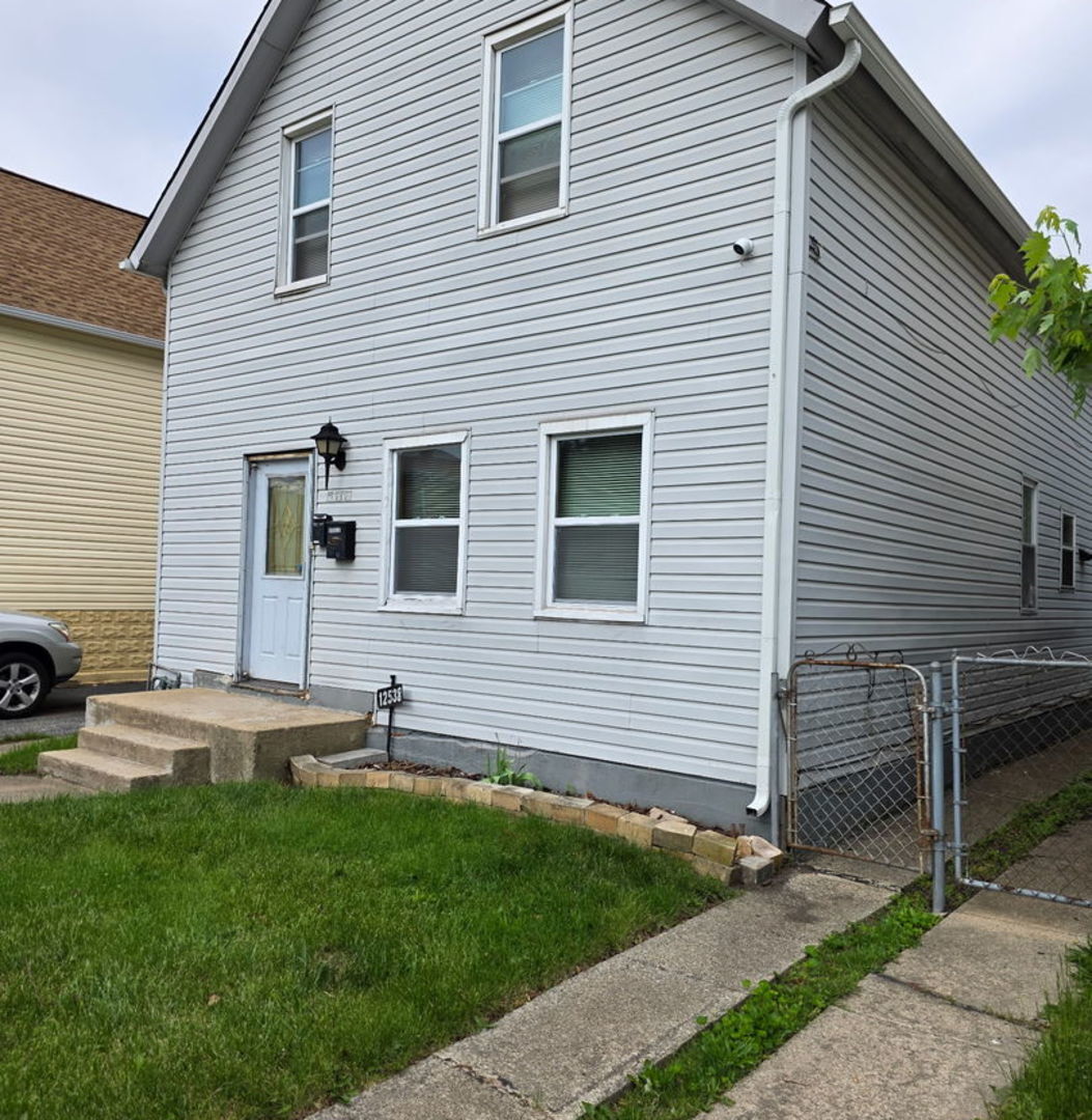 Property Photo:  