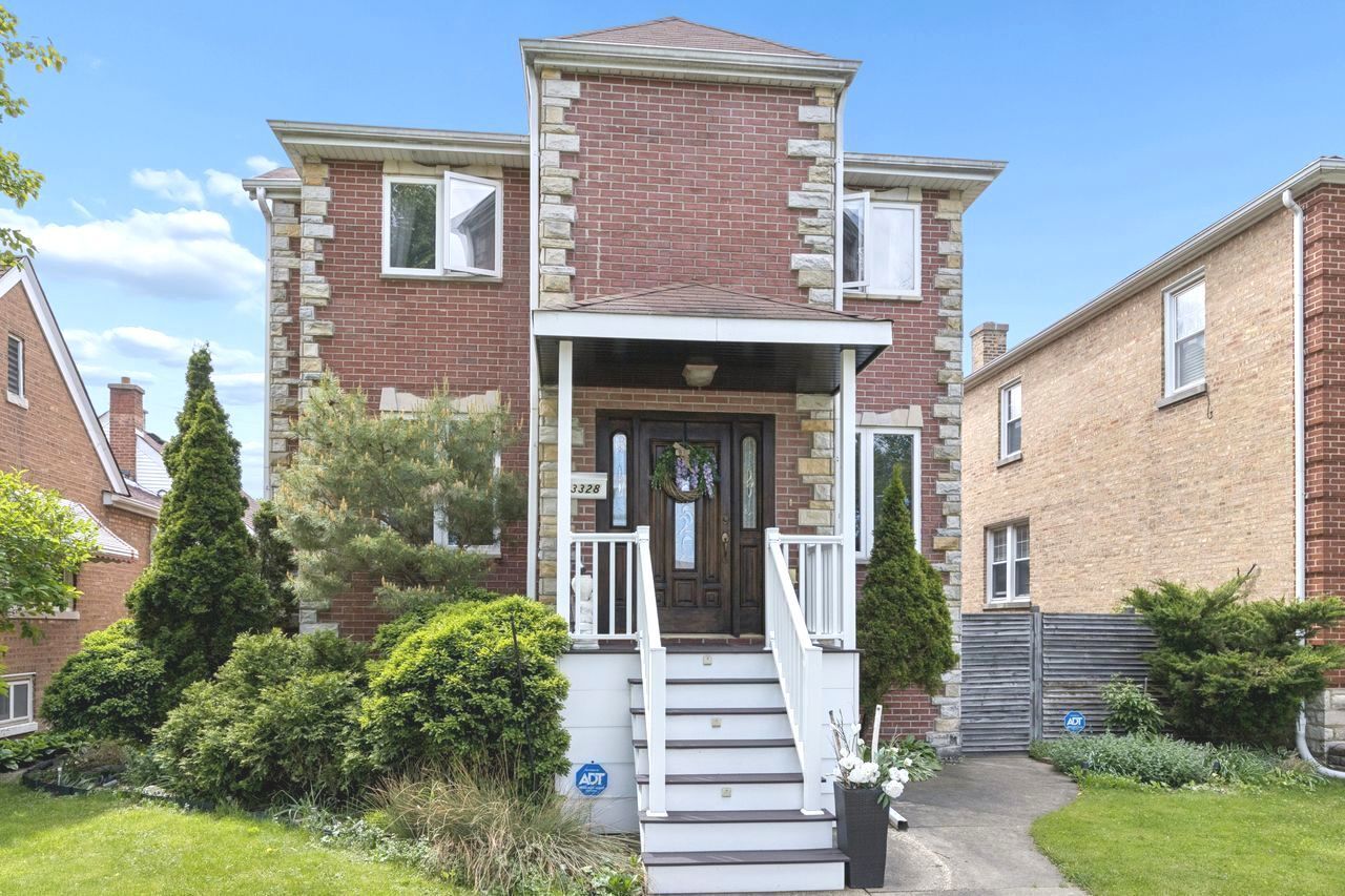 Property Photo:  3328 N Plainfield Avenue  IL 60634 