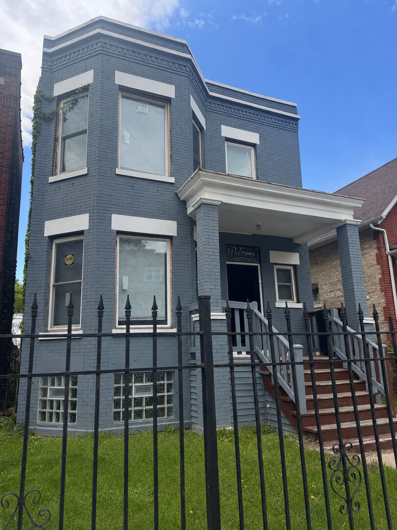 Property Photo: 7324 S Blackstone Avenue IL 60619